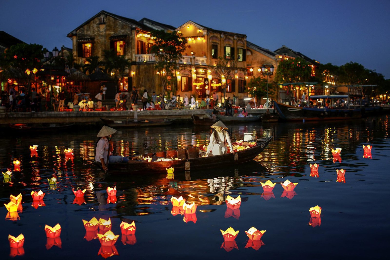 Explore the food of Hoi An: hard to resist
